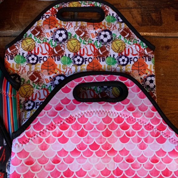 Neoprene Lunch Totes 🚨BOGO FREE🚨 - Picture 7 of 7